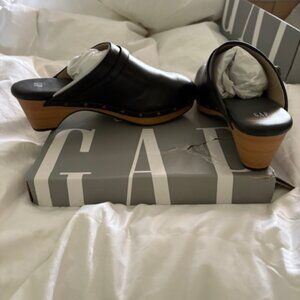 Gap New Clogs
